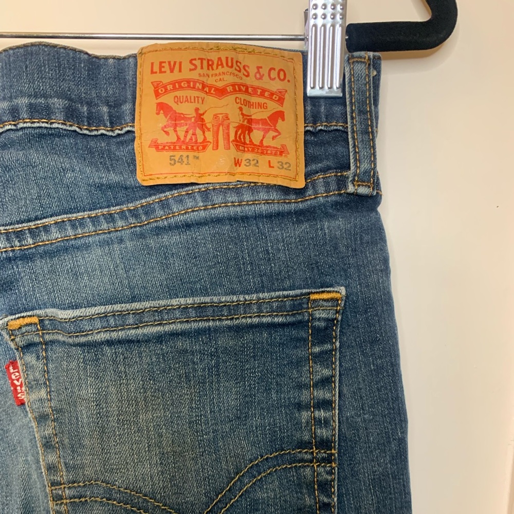 Levi Strauss 541 jeans for men, W32, L32.